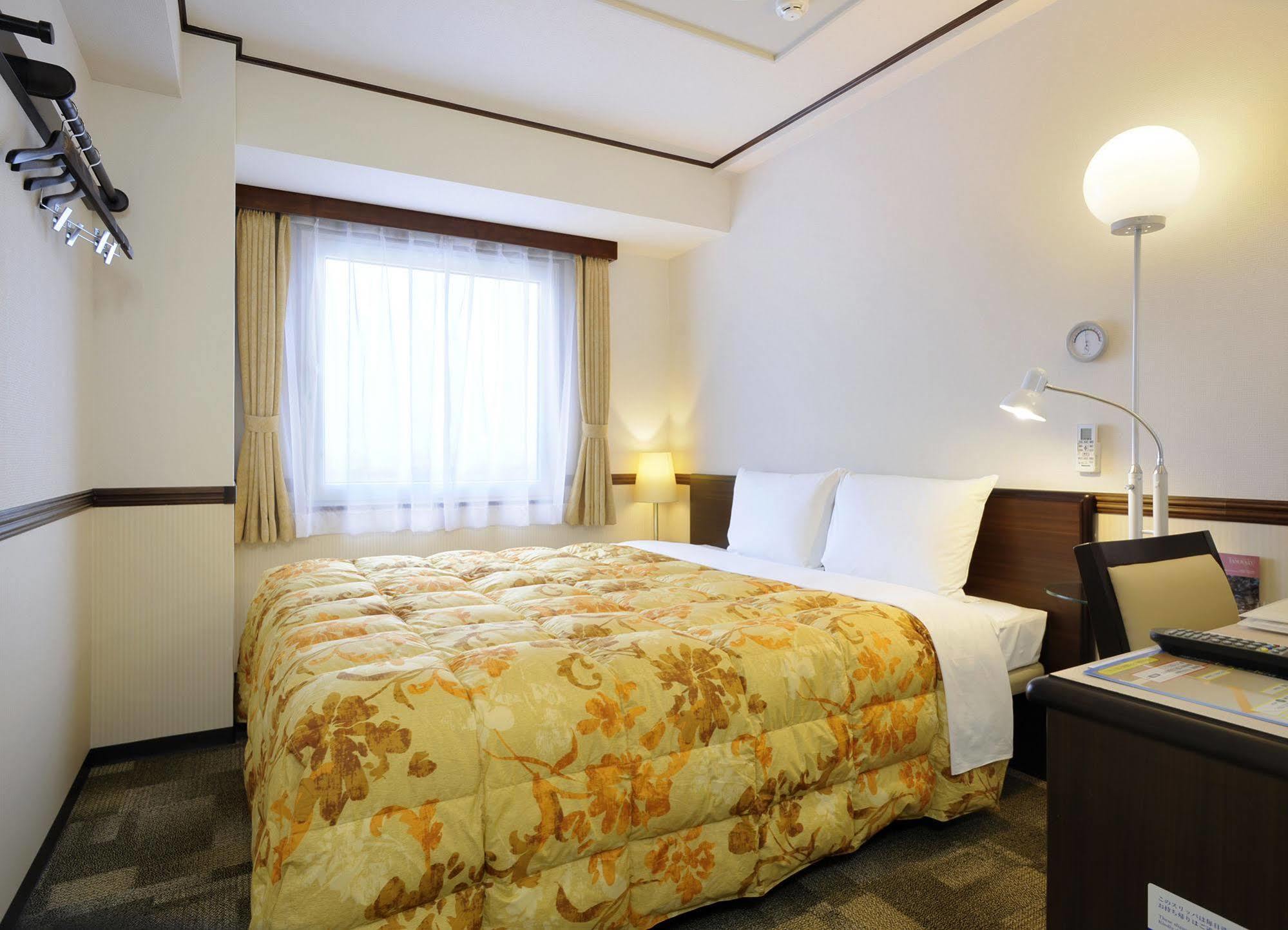 Toyoko Inn Kokura-Eki Minami-Guchi Kitakyūshū Exterior foto