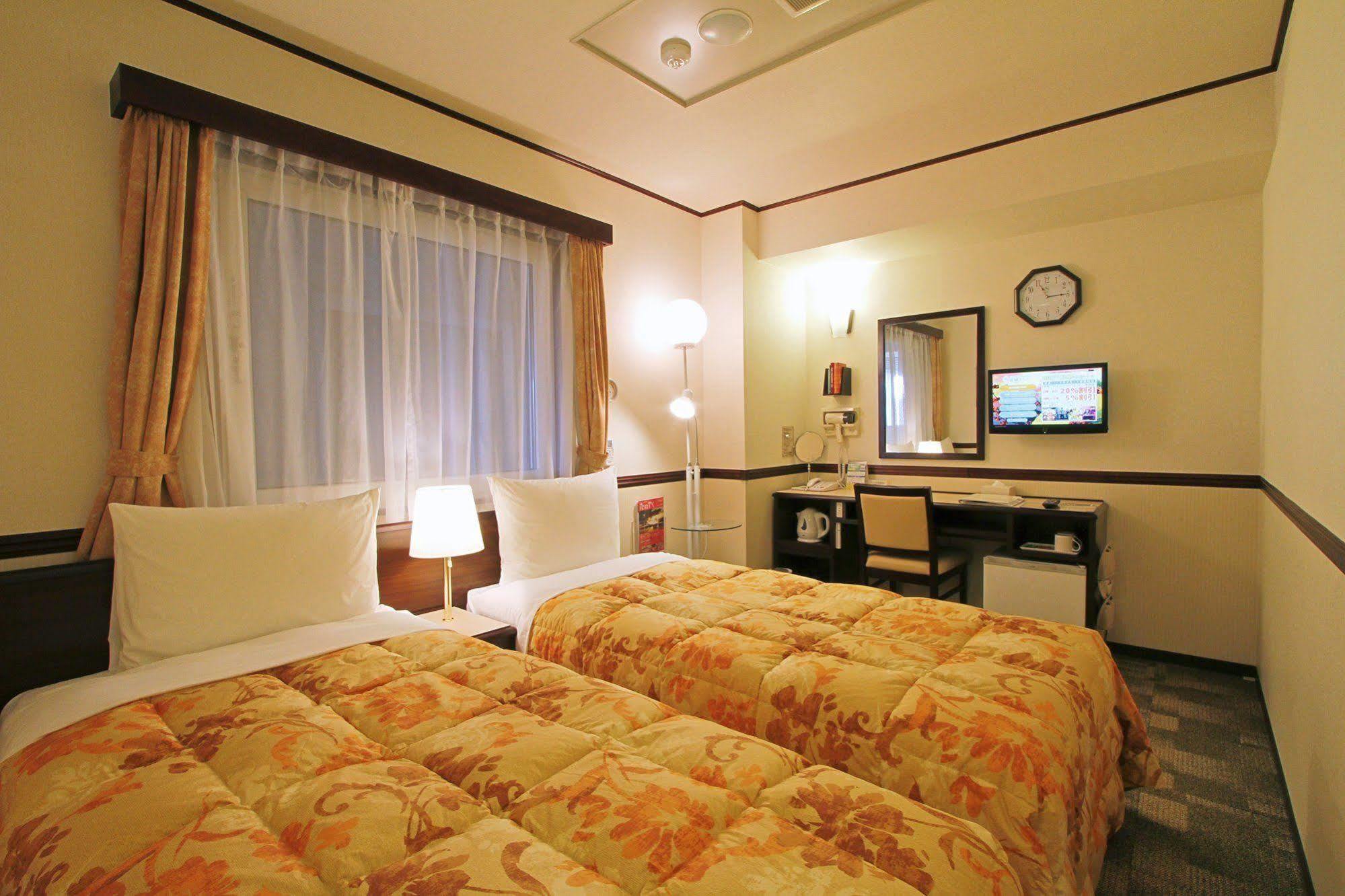 Toyoko Inn Kokura-Eki Minami-Guchi Kitakyūshū Exterior foto